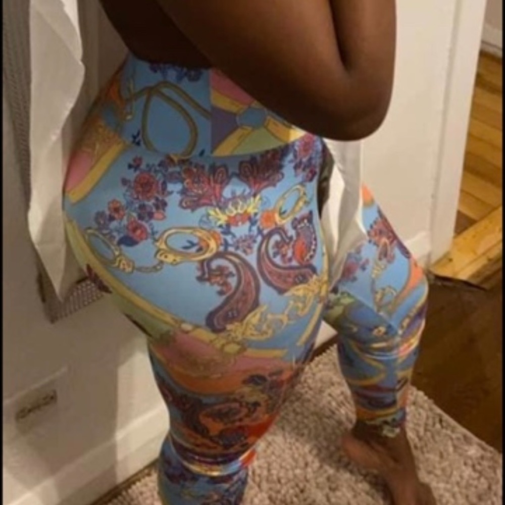 Dramatic leggings